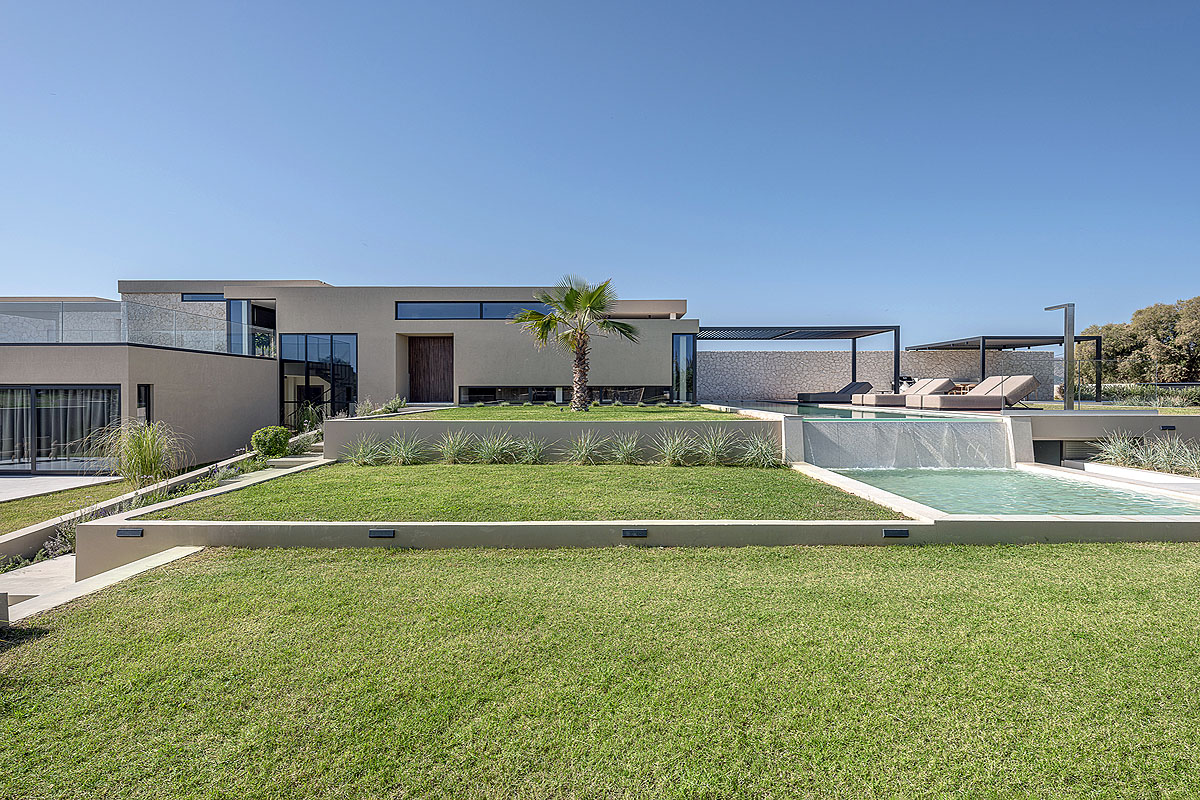 Pnoe Deluxe Seafront Villa